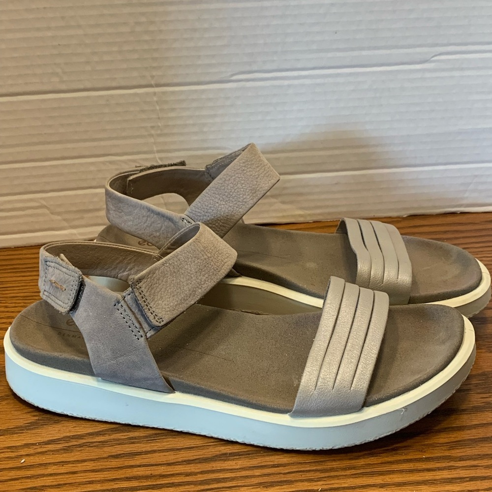 Ecco Woman’s Size 10 Sandals Ankle Straps easy on and off light and durable